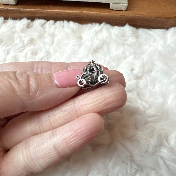 Pandora Disney Cinderella Carriage Charm - Picture 4 of 12